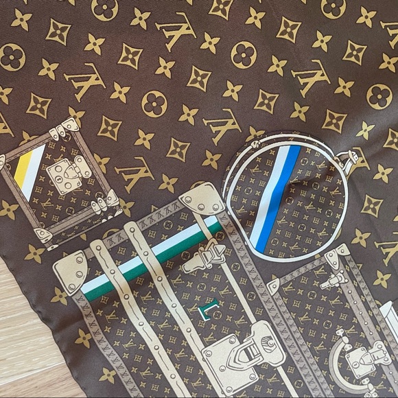 Louis Vuitton Monogram Brown Trunks Silk Square Scarf new without tags! - Picture 10 of 15